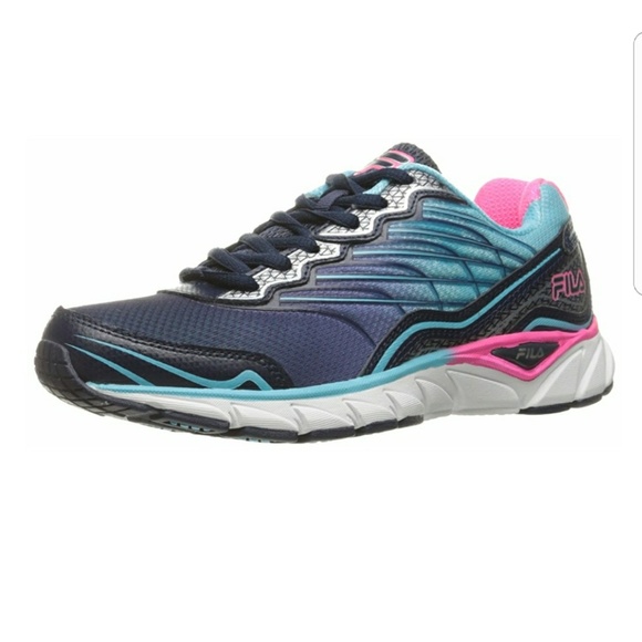 NWOB! FILA Memory Countdown 3 Sneakers NWOB! FILA Memory Countdown 3 Sneakers